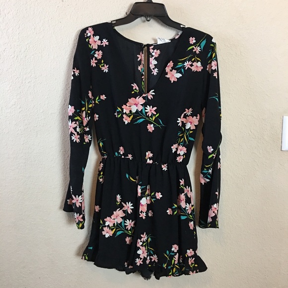 🍁Pins and Needles Urban Outfitters RuffleRomper - Picture 2 of 8